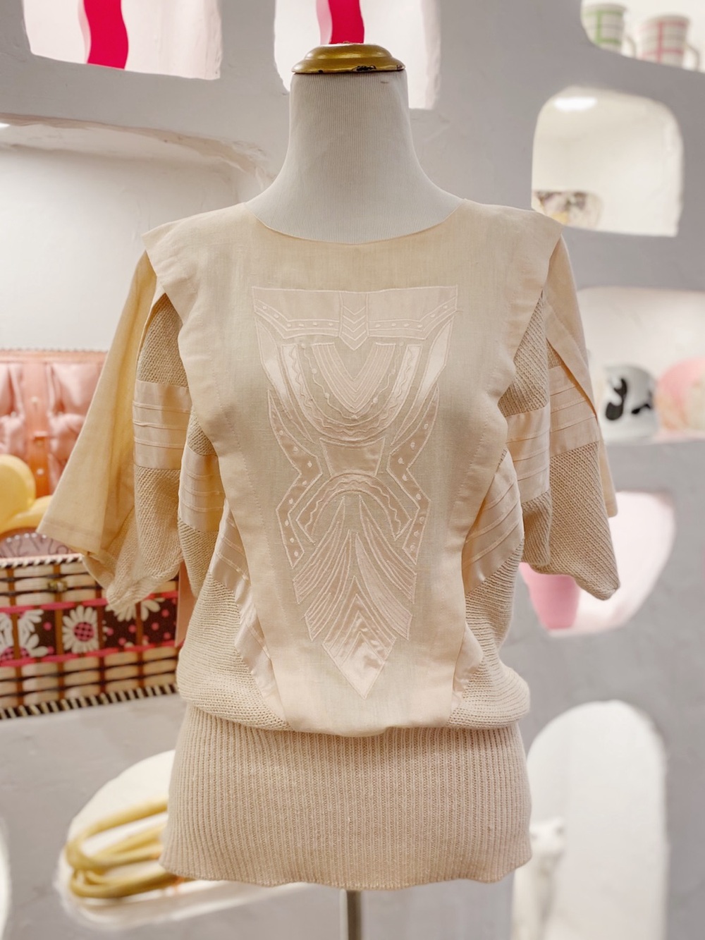 Vintage 80s Retro Light Peach Knit Top Batwing Sleeves Embroidered Cotton Design